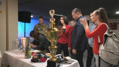 Речі спортсменів, вишиванки та гільзи: у Черкасах відбувся доброчинний аукціон
