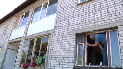 На Житомирщині внаслідок російського обстрілу пошкоджено 200 житлових будинків На Житомирщині внаслідок російського обстрілу пошкоджено 200 житлових будинків