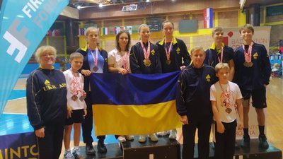 Спортсмени з Дніпра стали переможцями міжнародного юнацького турніру з бадмінтону