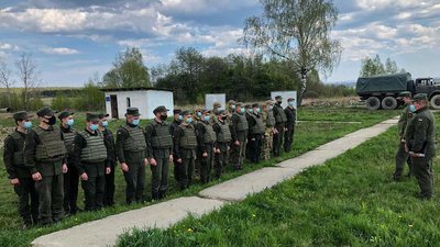 Вдосконалили навички стрільби з бронетранспортера. Нацгвардійці пройшли навчання на Прикарпатті