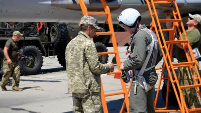 На Прикарпатті авіаційна ескадрилья навчалася вести бойові дії На Прикарпатті авіаційна ескадрилья навчалася вести бойові дії