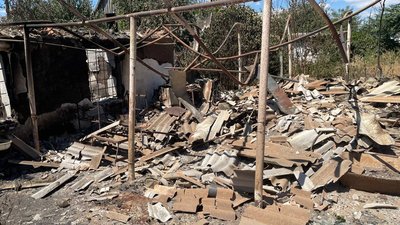 Волонтери з Одеси привозять гуманітарну допомогу в прифронтові села на Миколаївщині Волонтери з Одеси привозять гуманітарну допомогу в прифронтові села на Миколаївщині