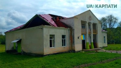 Без даху і світла - так після негоди виглядає село Бережниця на Франківщині