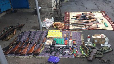 У жителя Добропілля поліцейські вилучили арсенал зброї