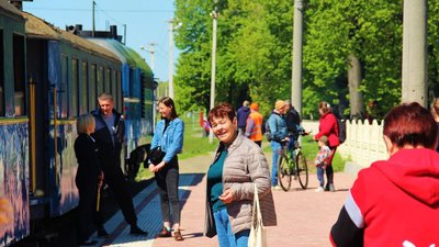 Укрзалізниця запустила ще один потяг найдовшою вузькоколійкою Європи - між Вінницькою та Кіровоградською областями Укрзалізниця запустила ще один потяг найдовшою вузькоколійкою Європи - між Вінницькою та Кіровоградською областями