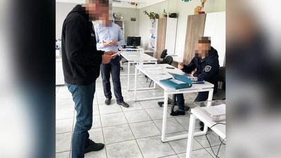 На Житомирщині судитимуть трьох митників за незаконне пільгове розмитнення автівок