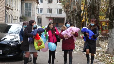 На Миколаївщині мати чотирьох дітей стоїть 276-ю в черзі на отримання житла