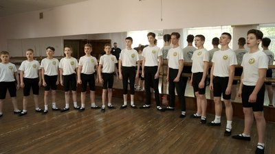 Вихованці вінницького центру "Барвінок" передали захисникам понад 300 тисяч гривень Вихованці вінницького центру "Барвінок" передали захисникам понад 300 тисяч гривень