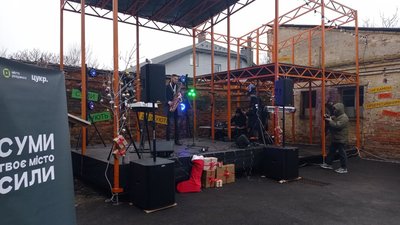 Різдво у "Дворику на Кузнечній": сумчани побували на сімейному фестивалі Різдво у "Дворику на Кузнечній": сумчани побували на сімейному фестивалі