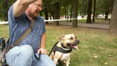 На фото собака Рафаель та його господар Юрій. На фото собака Рафаель та його господар Юрій.