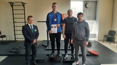 Визначили чемпіонів: у Житомирі пройшов відкритий чемпіонат області з класичного пауерліфтингу та жиму лежачи Визначили чемпіонів: у Житомирі пройшов відкритий чемпіонат області з класичного пауерліфтингу та жиму лежачи
