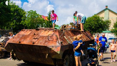 В Одесі з'явилася виставка знищеної техніки росіян. ФОТОРЕПОРТАЖ В Одесі з'явилася виставка знищеної техніки росіян. ФОТОРЕПОРТАЖ