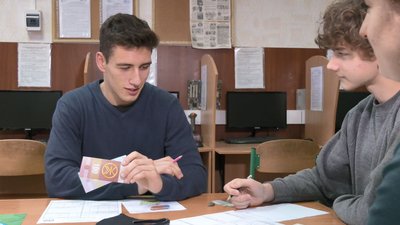 Вчать накопичувати гроші: у черкаській школі працює Клуб фінансової грамотності Вчать накопичувати гроші: у черкаській школі працює Клуб фінансової грамотності