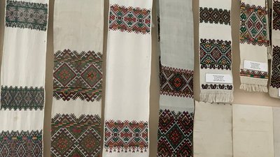 У Тернополі представили понад сотню зразків Залозецької вишивки У Тернополі представили понад сотню зразків Залозецької вишивки
