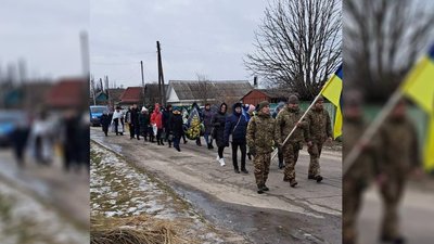 У Корюківці на Чернігівщині поховали бійця Андрія Солов'я У Корюківці на Чернігівщині поховали бійця Андрія Солов'я