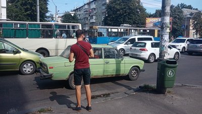 У Житомирі сталася ДТП – зіткнулися тролейбус та автомобіль У Житомирі сталася ДТП – зіткнулися тролейбус та автомобіль