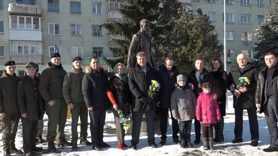 У Житомирі відзначили День Соборності без "живого ланцюга єдності" У Житомирі відзначили День Соборності без "живого ланцюга єдності"