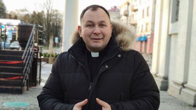 "Там во Бахмуті": колядка тернополянина набрала понад мільйон переглядів "Там во Бахмуті": колядка тернополянина набрала понад мільйон переглядів