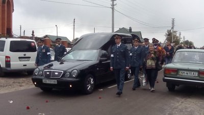 На Житомирщині прощаються із загиблими в авіакатастрофі на Харківщині курсантами (ОНОВЛЮЄТЬСЯ) На Житомирщині прощаються із загиблими в авіакатастрофі на Харківщині курсантами (ОНОВЛЮЄТЬСЯ)