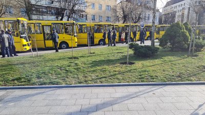 28 нових шкільних автобусів отримали територіальні громади Житомирщини 28 нових шкільних автобусів отримали територіальні громади Житомирщини
