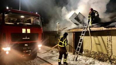 Внаслідок пожежі на Закарпатті згоріли 30 свиней та 60 курей