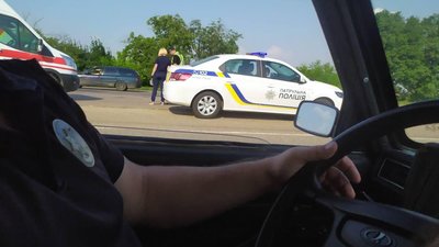 На трасі Київ-Одеса легковик зіткнувся з вантажівкою: одна людина загинула На трасі Київ-Одеса легковик зіткнувся з вантажівкою: одна людина загинула