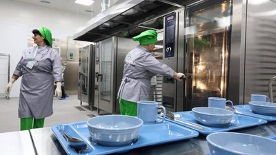 Фабрика-кухня в Бучі з 11 березня починає готувати обіди для трьох місцевих шкіл