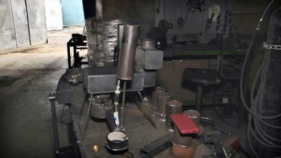 У Луцьку волонтери майструють бездимні мінібуржуйки для армії У Луцьку волонтери майструють бездимні мінібуржуйки для армії