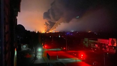У Миколаєві знову лунають вибухи. Оголосили повітряну тривогу