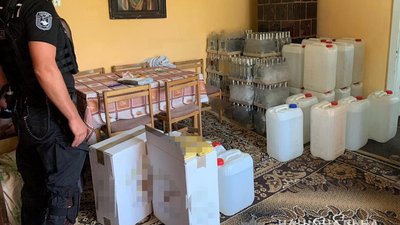 50-річного закарпатця затримали на збуті фальсифікованого алкоголю