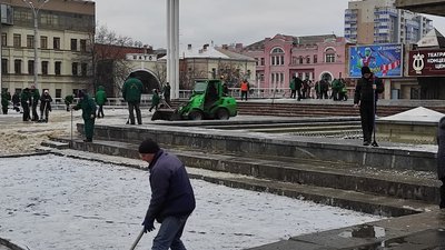 У Харкові готуються до поховання Кернеса. Фото У Харкові готуються до поховання Кернеса. Фото