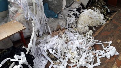 Маскувальні сітки, подушки та смаколики: волонтери з Полтавщини збирають допомогу військовим Маскувальні сітки, подушки та смаколики: волонтери з Полтавщини збирають допомогу військовим