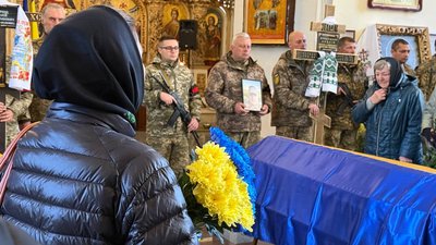 У Полтаві попрощались із чотирма захисниками, які полягли обороняючи Україну