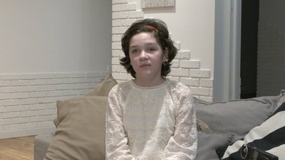 Вероніка Куликова пригадує рідний дім Вероніка Куликова пригадує рідний дім