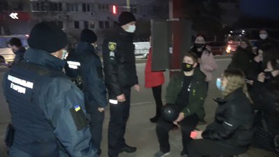 У Житомирі на вихідних поліція і Нацгвардія провела додаткове патрулювання міста У Житомирі на вихідних поліція і Нацгвардія провела додаткове патрулювання міста