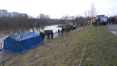 Як на Бистриці Надвірнянській в Івано-Франківську освячували воду Як на Бистриці Надвірнянській в Івано-Франківську освячували воду