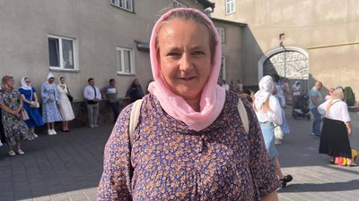 Жінка в Почаєві Жінка в Почаєві
