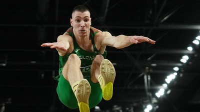 Болгарський стрибун у довжину Божидар Сарабоюков