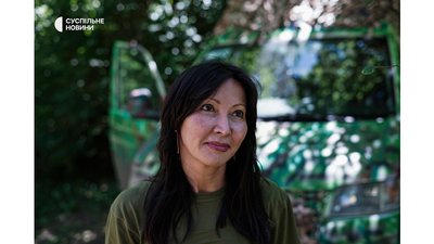"Медикам нити не можна. В окопах ще гірше" — історії лікарів Донбасу