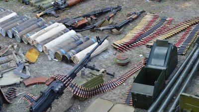 Майже 100 тисяч боєприпасів та 137 кг вибухівки вилучили СБУ зі схронів бойовиків