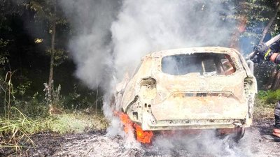 Зіткнулися вантажівка та службове авто поліції
