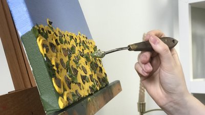 Понад 300 тисяч гривень для ЗСУ: франківська художниця продає картини для допомоги військовим Понад 300 тисяч гривень для ЗСУ: франківська художниця продає картини для допомоги військовим