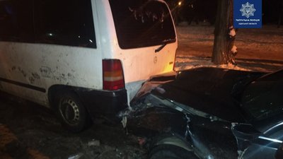 В Одесі нетверезий водій протаранив шість автівок – поліція В Одесі нетверезий водій протаранив шість автівок – поліція