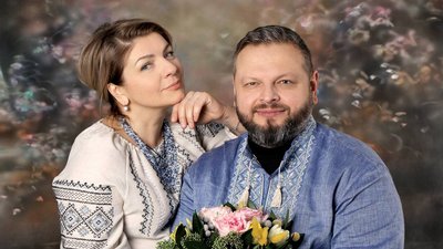 Познайомилися та одружилися під час війни: історія кохання військових капеланів Познайомилися та одружилися під час війни: історія кохання військових капеланів
