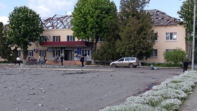 Адмінбудівля у Шевченковому