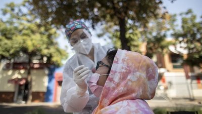Епідеміологиня розповіла, з чим можуть бути пов'язані повторні захворювання на COVID-19