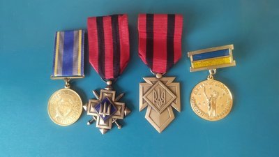 "Це була їхня воля": жителька Чернігівщини після смерті чоловіка та сина віддала автомобіль для потреб ЗСУ "Це була їхня воля": жителька Чернігівщини після смерті чоловіка та сина віддала автомобіль для потреб ЗСУ