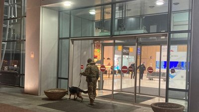 Рейс до Познані затримали через повідомлення про мінування аеропорту у Харкові Рейс до Познані затримали через повідомлення про мінування аеропорту у Харкові