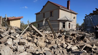 Херсонщина, обстріли РФ, будинок, уламки