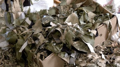 У селі на Вінниччині сплели 16 кілометрів маскувальних сіток У селі на Вінниччині сплели 16 кілометрів маскувальних сіток